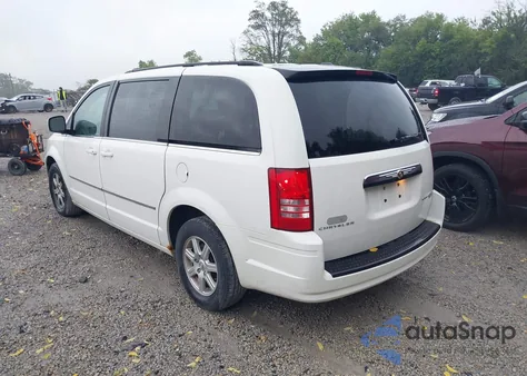 2010 Chrysler Town & Country Touring из США, поврежденный, VIN 2A4RR5D15AR176055